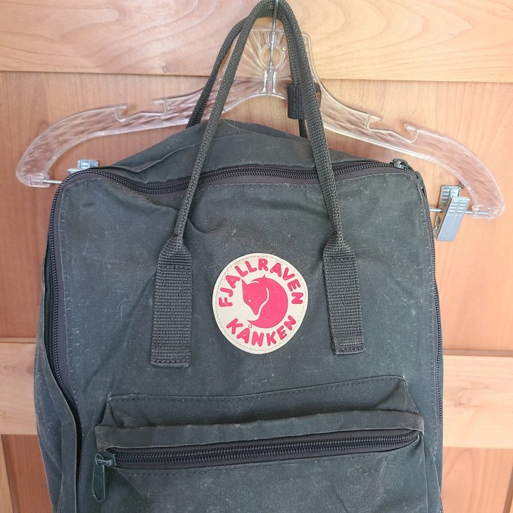Fjallraven Kanken Mini Dark Green Canvas Backpack Classic Boxy School Travel